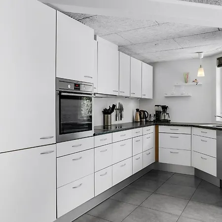 Semesterbostad Beach Front Home In Grenaa With Wifi