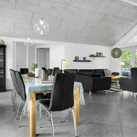 Beach Front Home In Grenaa With Wifi *